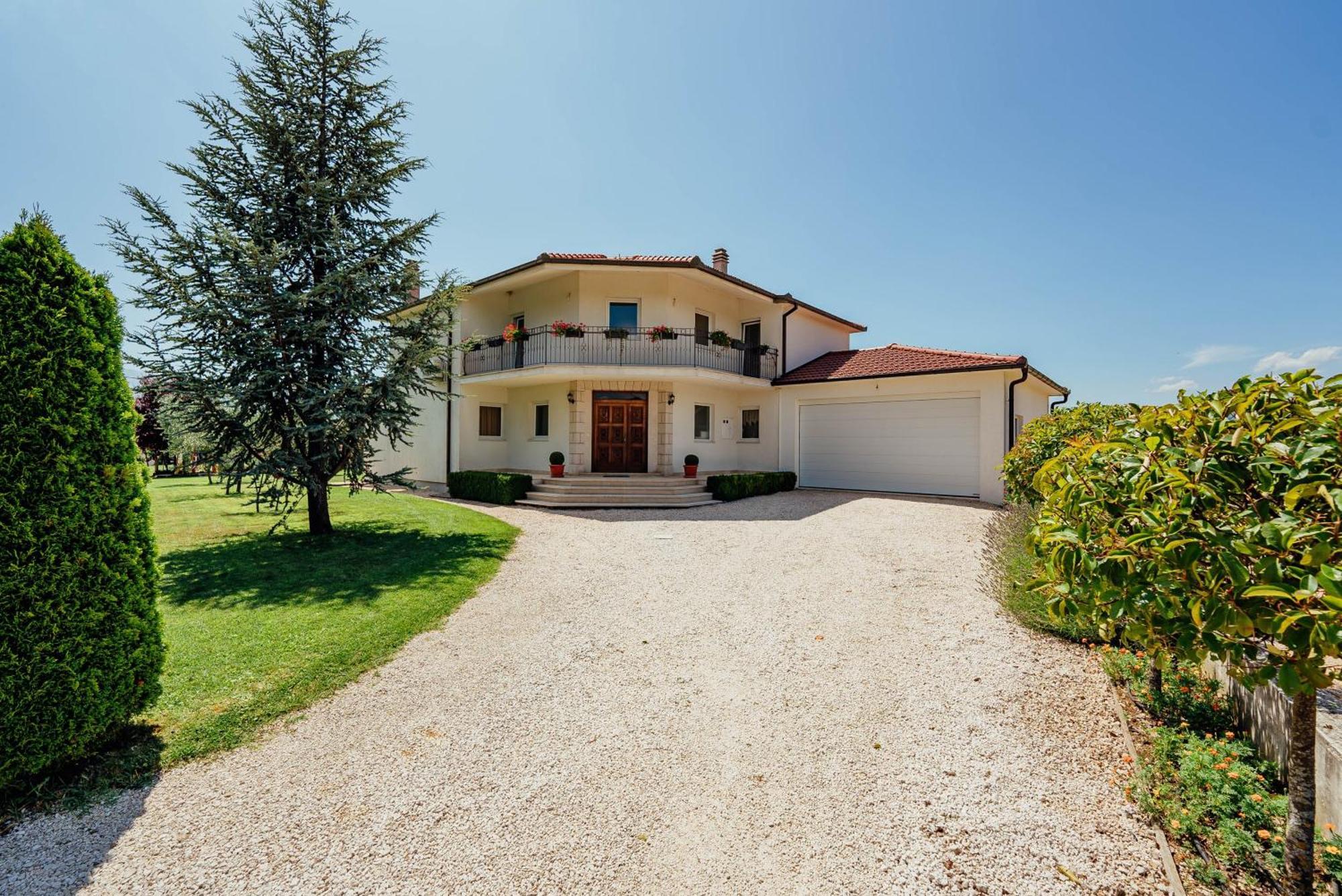 Villa Latica Donji Prolozac Exterior photo